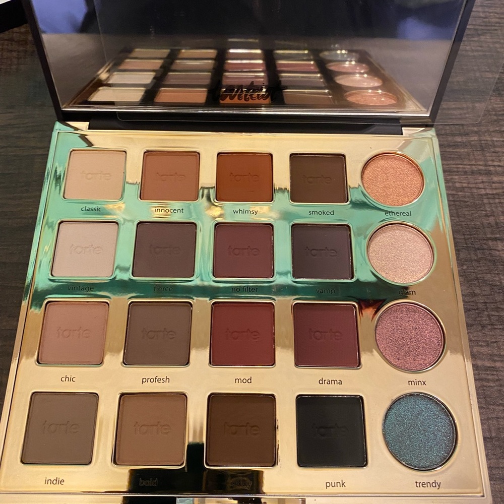 Tarteist Pro Eyeshadow Palette by Tarte
